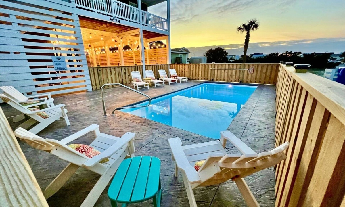 Long Beach House | Ocean View/Pool/Dog Friendly/Elevator/Center of Town/1PM Check-In/East Beach