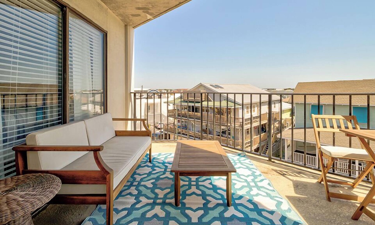 Wrightsville Beach Condo | Ocean Views, Balcony, Pool, STEPS to Beach Restaurants Shops