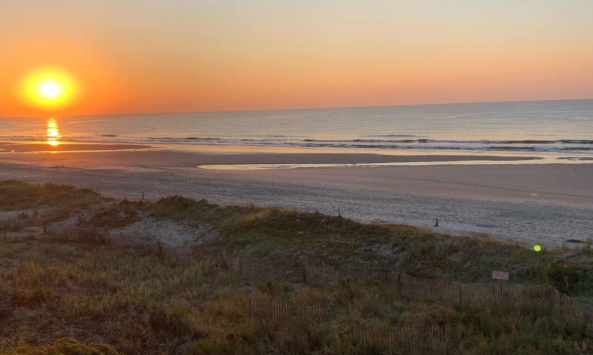 Ocean Isle Beach Condo | Oceanfront Condo 2BR/2BA with direct beach access+pool