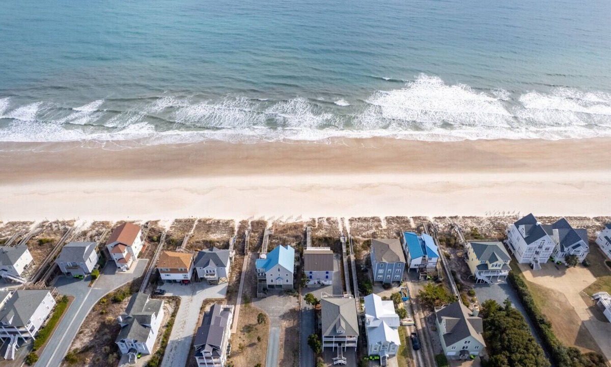North Topsail Beach House | Oceanfront Retreat w/Hot Tub & Game Room!