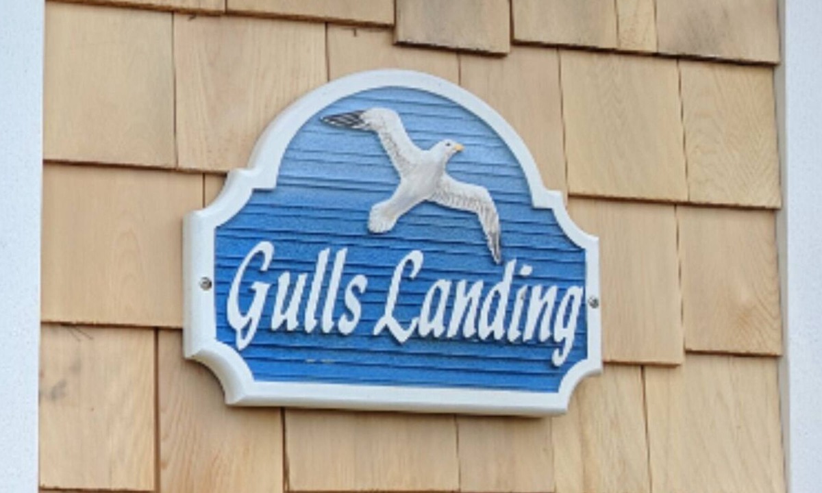 Avon Cottage | Oceanside - 4 lots from Oceanfront - Public Beach Access
