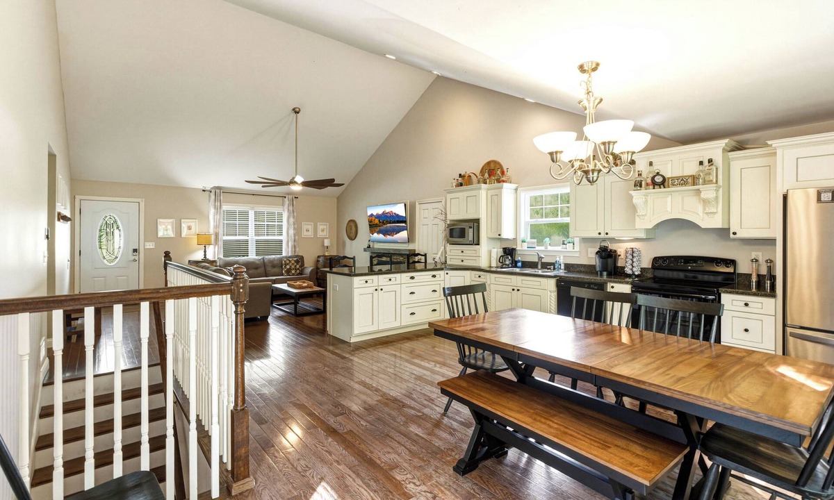 Taylorsville Cottage | "On the Rocks" Bourbon Trail Getaway
