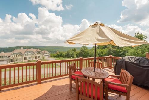 McHenry House | Overlook Mountain Villa 4B by Railey Vacations
