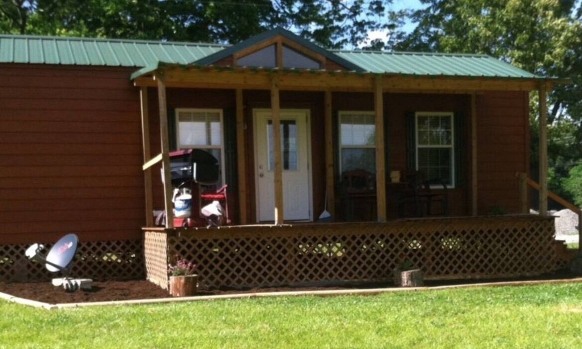 Byrdstown Cabin | Overlooking a Slice of Heaven Near Dale Hollow Lake - Unit A - Pet Friendly