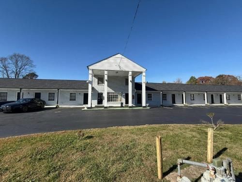 Danville Hotel | OYO Hotel Economy Inn US-29 Danville