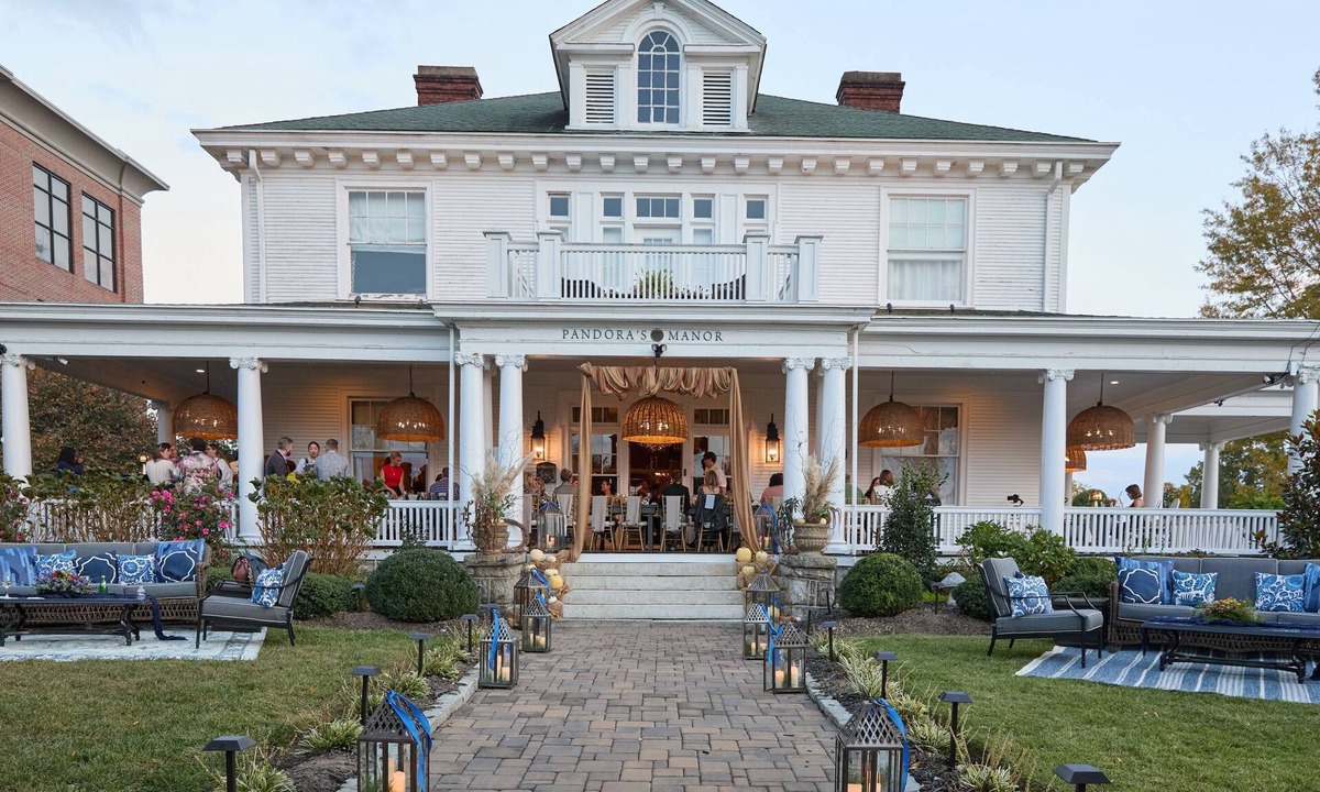 High Point Bed & Breakfast | Pandora's Manor Bed & Breakfast