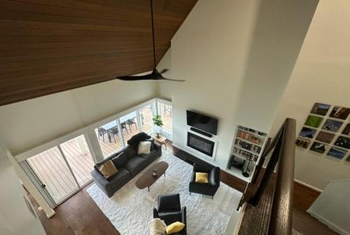 Nellysford Hotel | Panoramic Ski Slope Views, private sauna, dogs ok