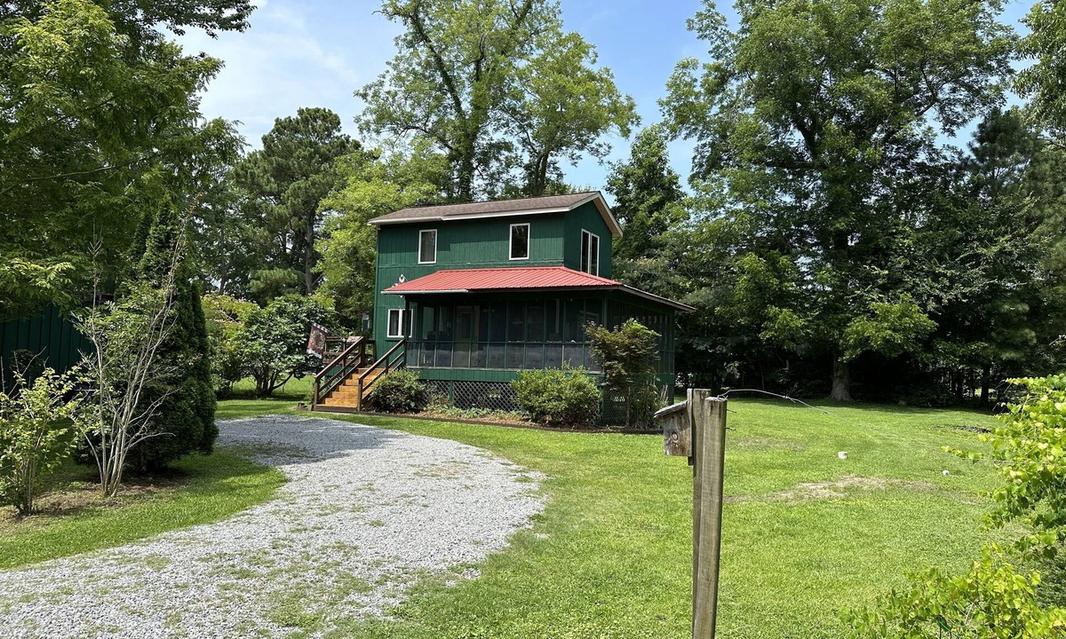 Stonewall Cabin | Peaceful Cabin near Bay River Pet-friendly!
