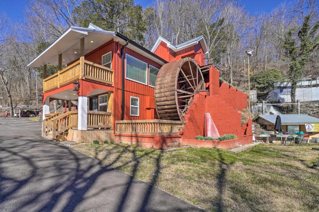 Cookeville House | Peaceful Cookeville Cabin in Unique Setting