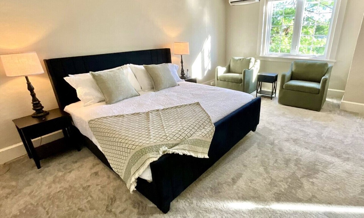 Versailles Bed & Breakfast | Peaceful Escape in Kentucky`s Horse Capital
