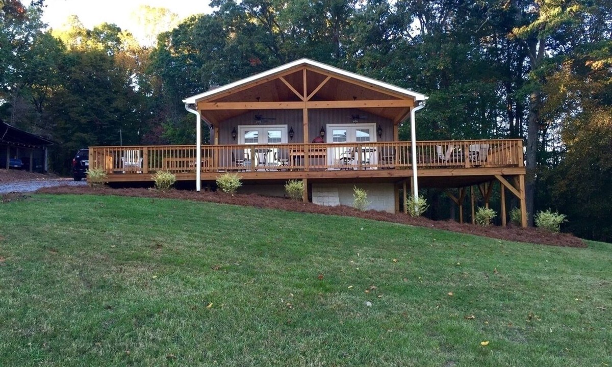 Pilot Mountain House | Peaceful Farm at Harmony HoriZEN in Pilot Mountain, NC