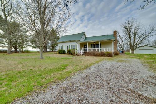 Almo House | Peaceful Hazel Cottage w/Deck & Yard!
