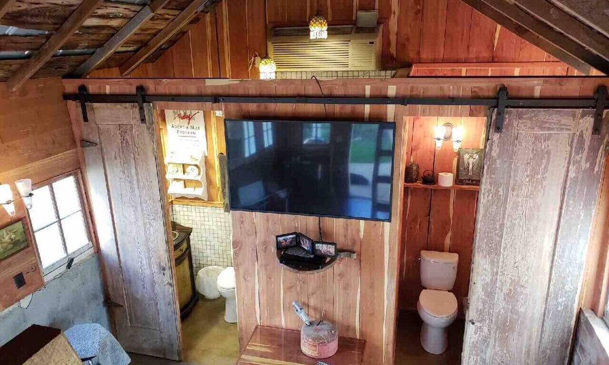 Clinton Apartment | Pecan Shelling House - 35 Mins to Univ of Alabama
