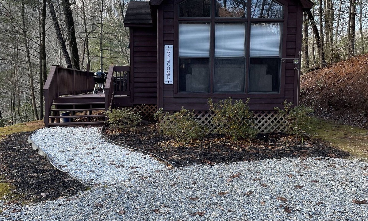 Saluda Cabin | Perfect place for sweethearts