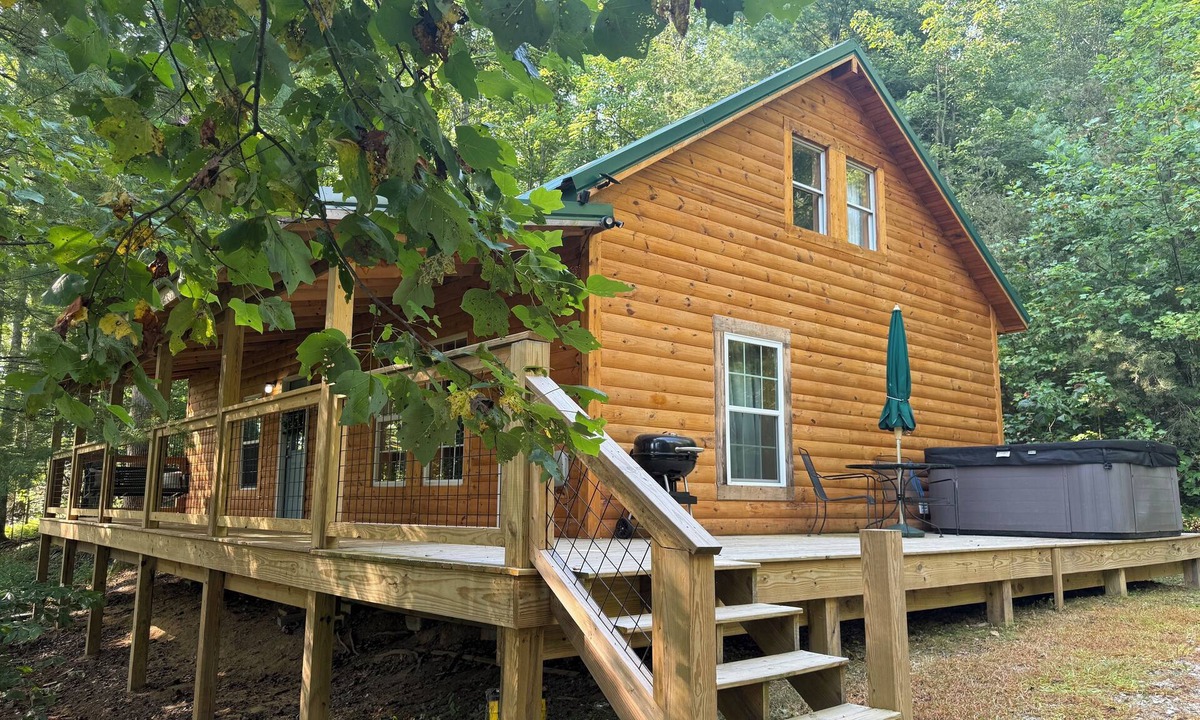 Primrose Cabin | Perfect Spring Getaway: Natural Bridge Cabin Stay