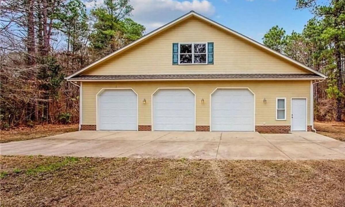 Pine Forest House | Perfect Travel Nurse Destination: 15mins to Fort Bragg: 21 Mins to Cape Fear