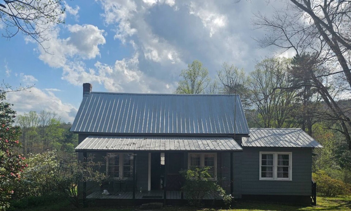 Mountain Rest House | Perfect Weekend Get Away Retreat- Mountain Views.