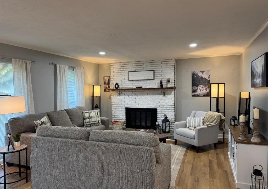 Knoxville Apartment | Pet-Friendly 3BR - Near UT & Downtown Knoxville