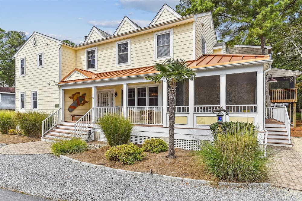 Cat Hill House | Pet Friendly 5 Bedroom Bayside Home in Bethany Beach!