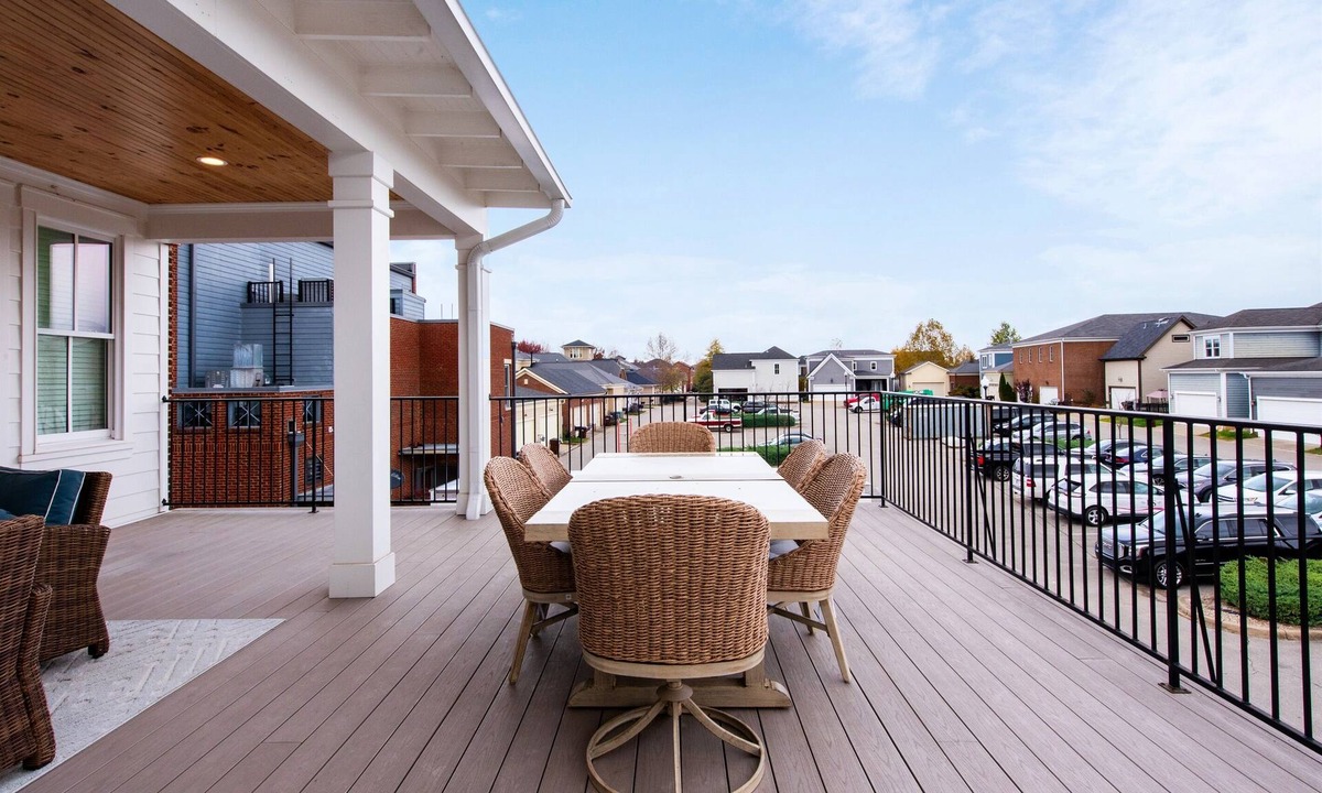 Prospect House | Pet-Friendly Manor on Bourbon Trail, Pools, Golf Local Dining, Fully Loaded