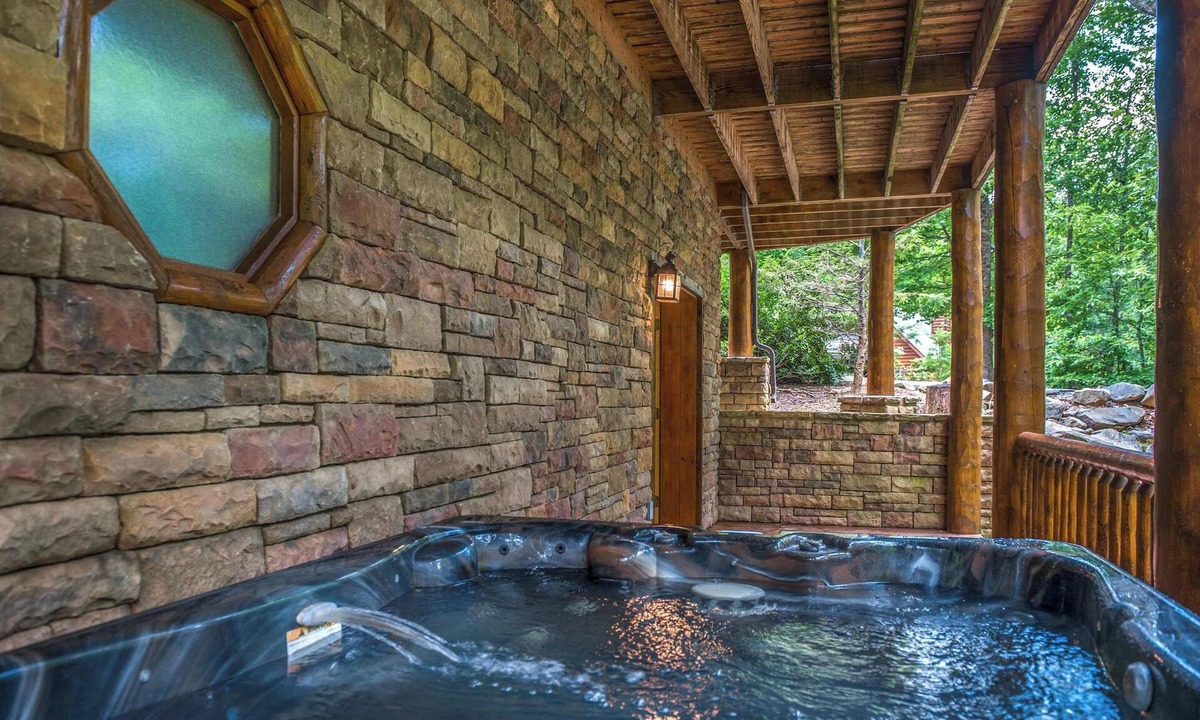 Smoky Mountains House | Pet Friendly Near Dollywood Cabin・Hot tub・Views