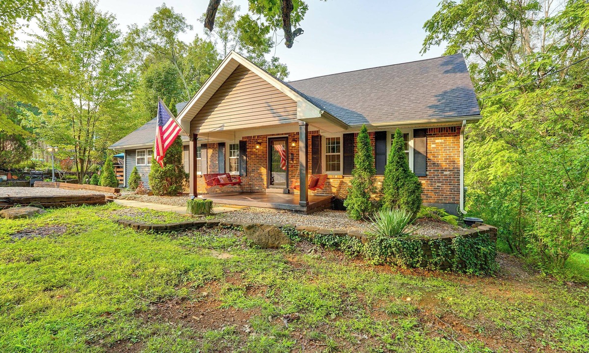 Brandenburg House | Pet-Friendly Otter Creek Rec Area Retreat