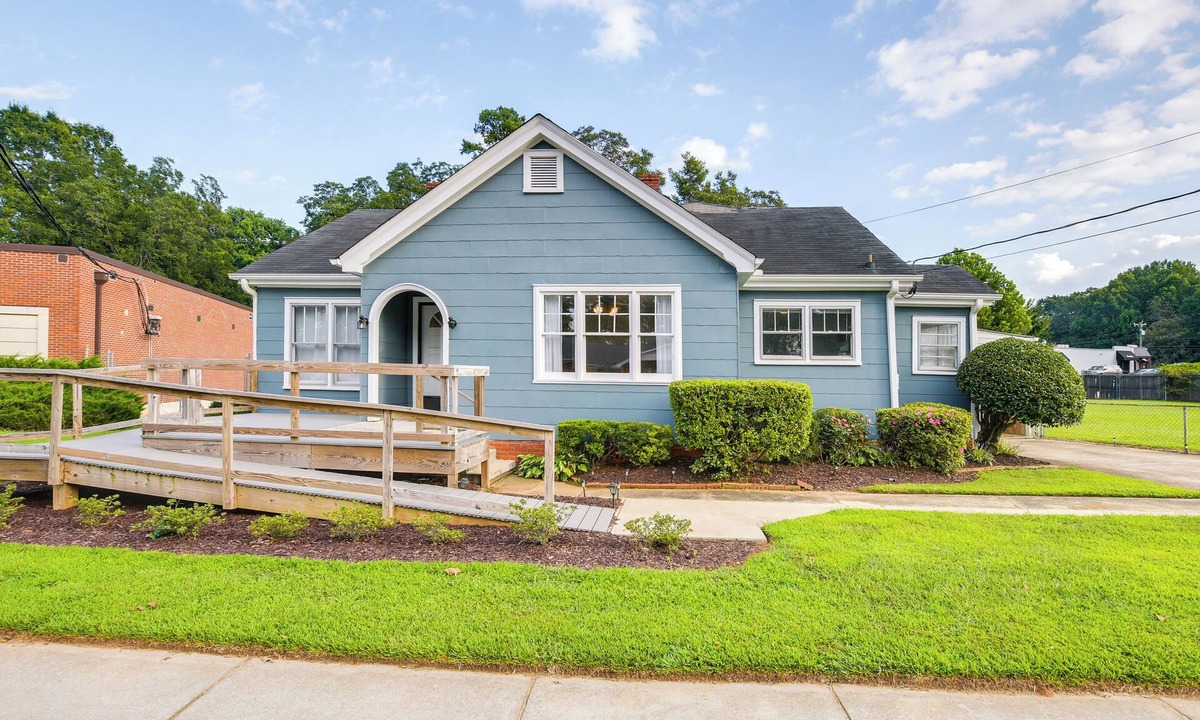 Travelers Rest House | Pet-Friendly Travelers Rest Home w/Covered Patio