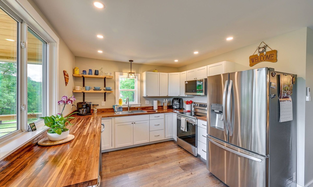 Pickens Cottage | Pickens Cottage ~ 5 Mi to Table Rock State Park!