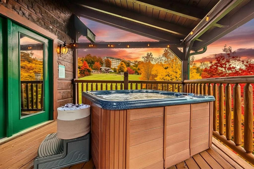 Pigeon Forge House | Pigeon Forge & Dollywood - Hot tub -Resort Pool