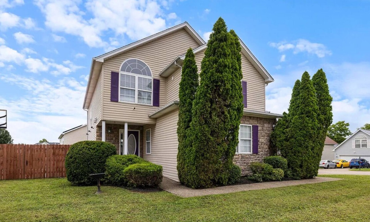 Highview House | Pleasant 3-bedroom house: Basketball court & pool table