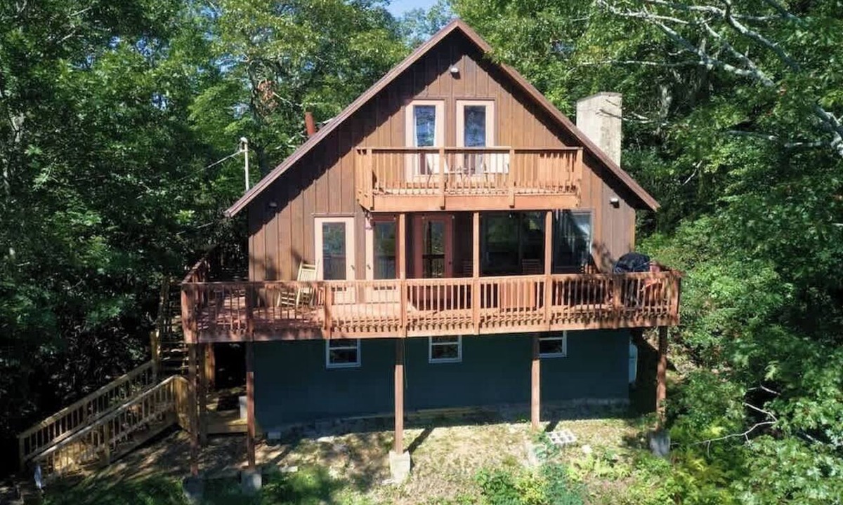 Burks Fork Cabin | Pontificator's Perch Cabin by Buffalo Mtn Getaway