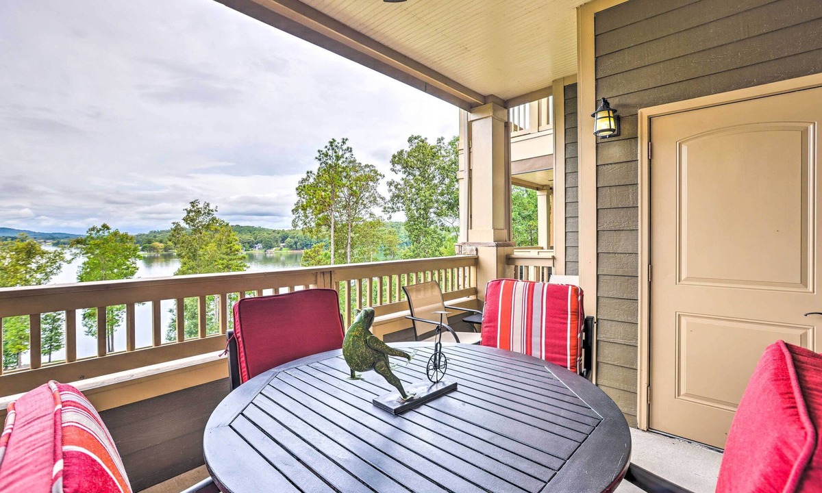 Talladega Condo | Pool & Boat Dock! Logan Martin Lake Extended Stay