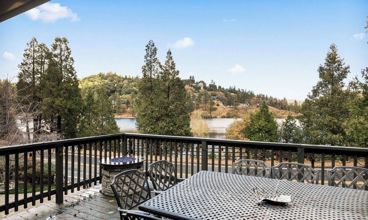 Crestline House | PREMIER 4BR LAKEFRONT HOME + BEST VIEWS + GENERATOR + EASY ACCESS TO LAKE