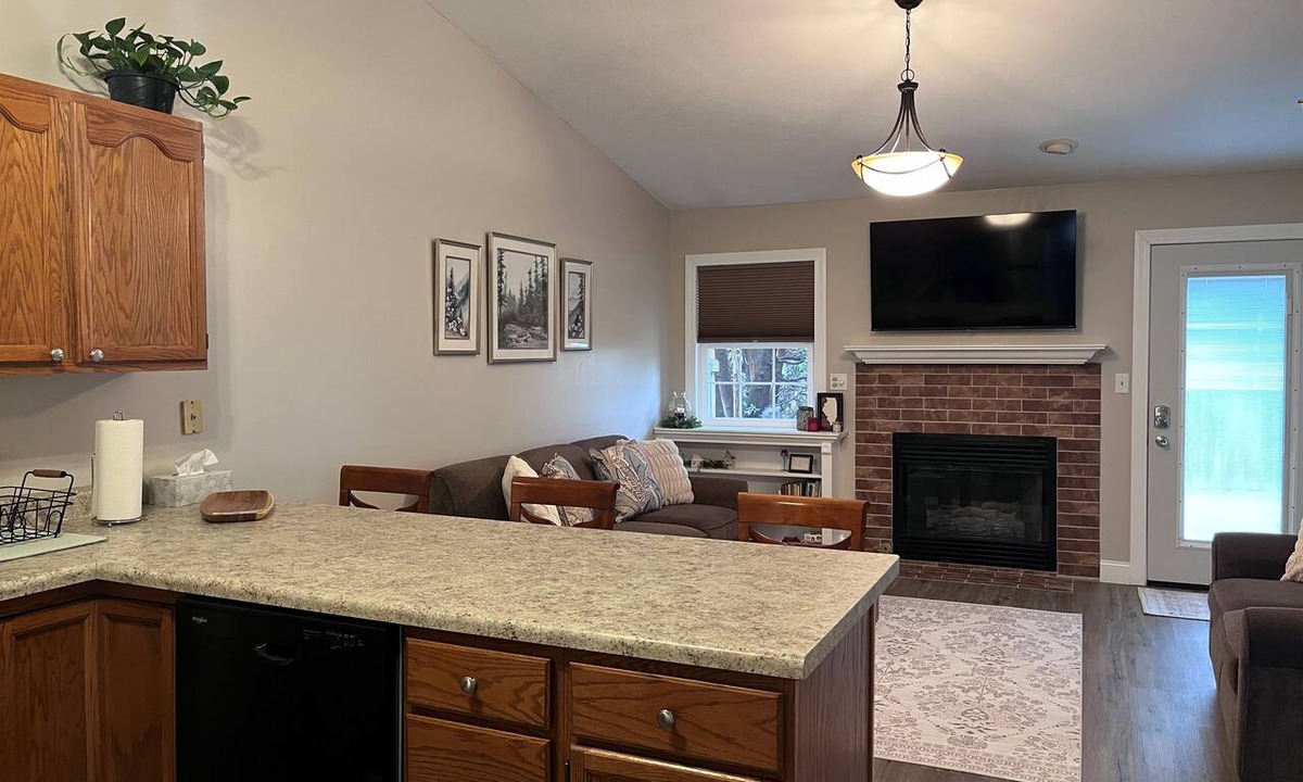 Chatham Condo | Pristine 2BR Townhome -Elevated Comfort in Charming Chatham
