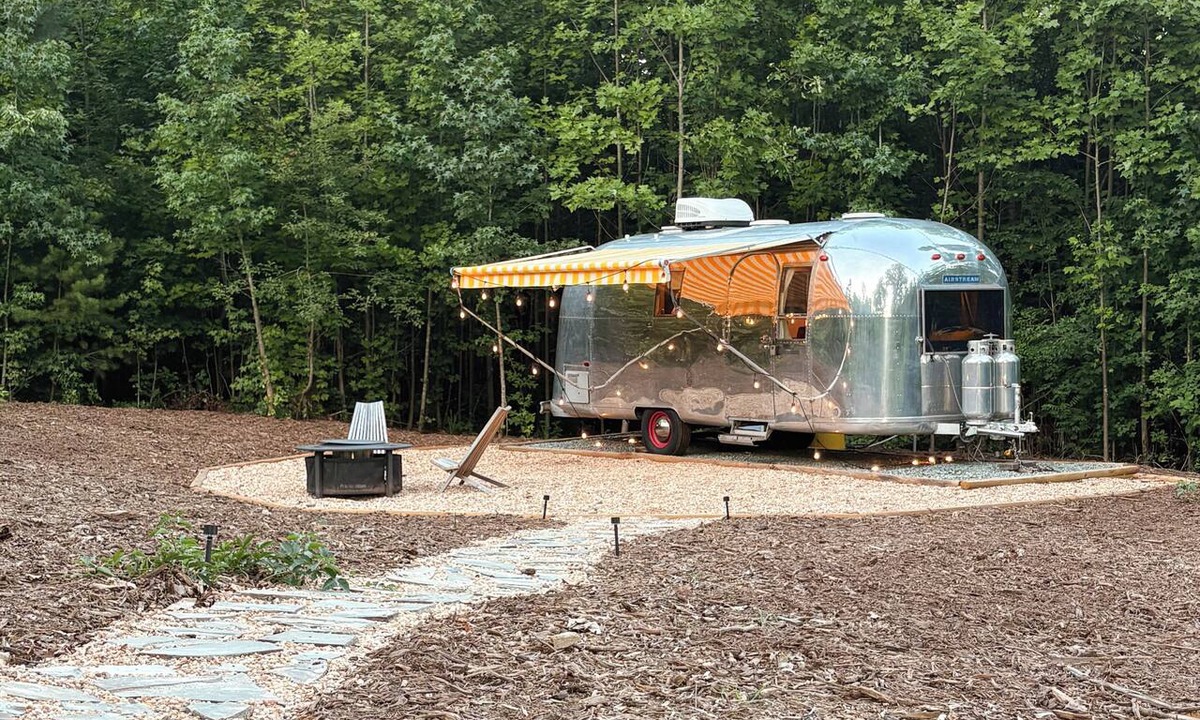 Bynum House | Private 1967 Airstream Getaway Near Saxapahaw