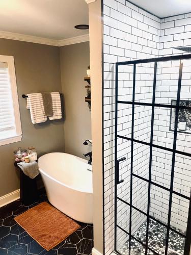 Lookout Mountain House | Private Cottage on Lookout Mountain Near Ruby Falls & Rock City