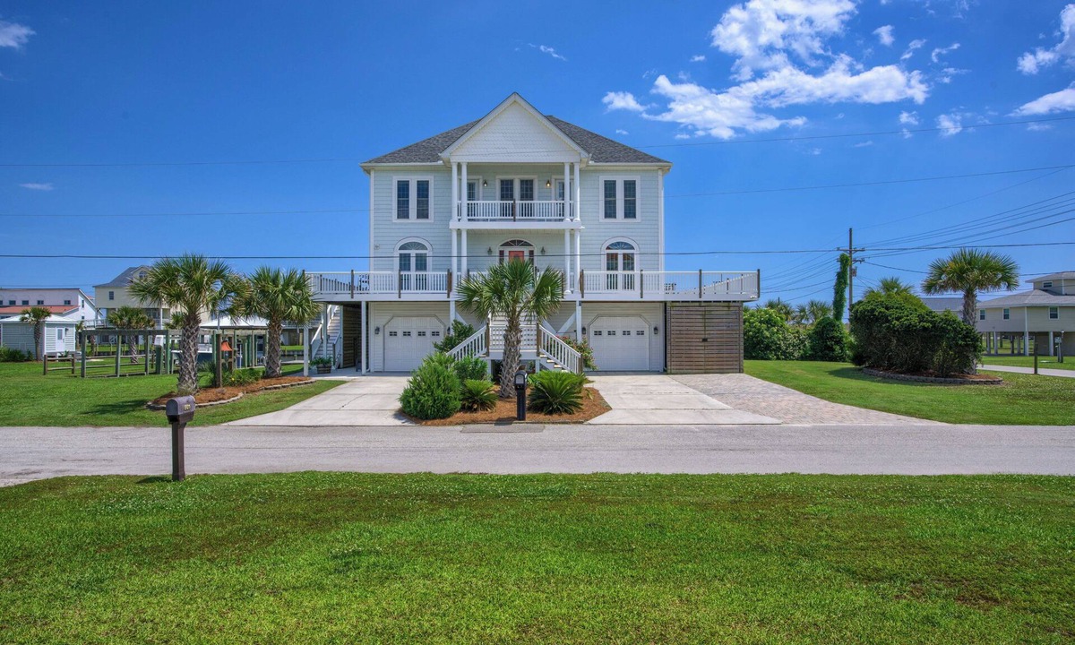 Sneads Ferry House | Private Dock! Ocean & ICW views! Hot tub! Steps to the beach. Dogs ok.