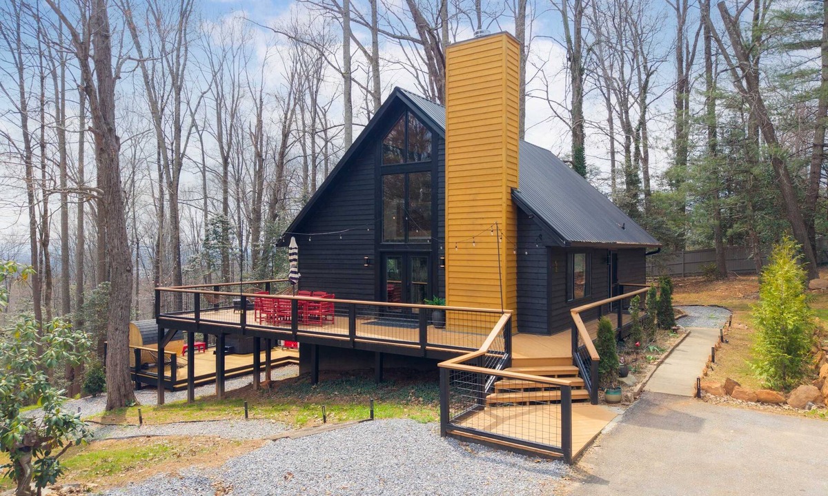 Skyland House | Private Estate | Sport Court | Hot Tubs | Saunas