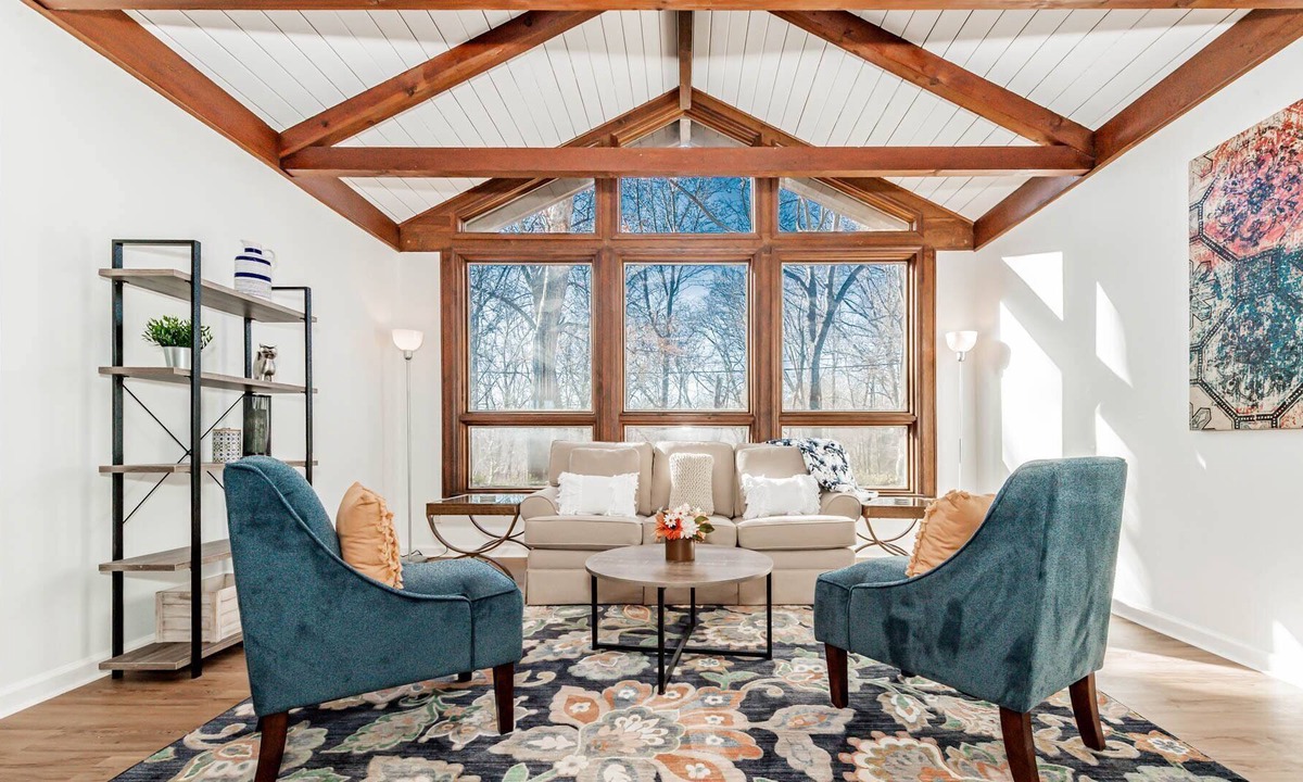 Knoxville House | Private Pool Home! 3 Miles from Downtown Knoxville-Game Room-Grill-Mtn Retreat with Tons of Privacy