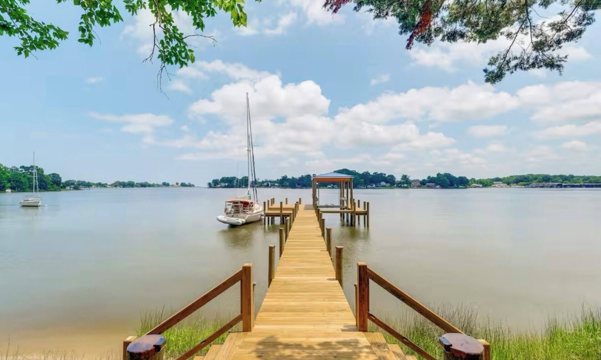 Colonial Beach House | Private Waterfront Retreat w/dock on 7+ acre