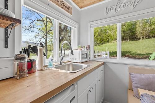 Lookout Valley Neighborhood Association House | Quail Run Farm- Rustic Tiny Home 1