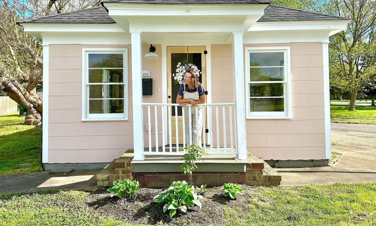 Charles City Cottage | Quaint 1910 cottage directly across from Grant's Headquarters in City Point, VA.