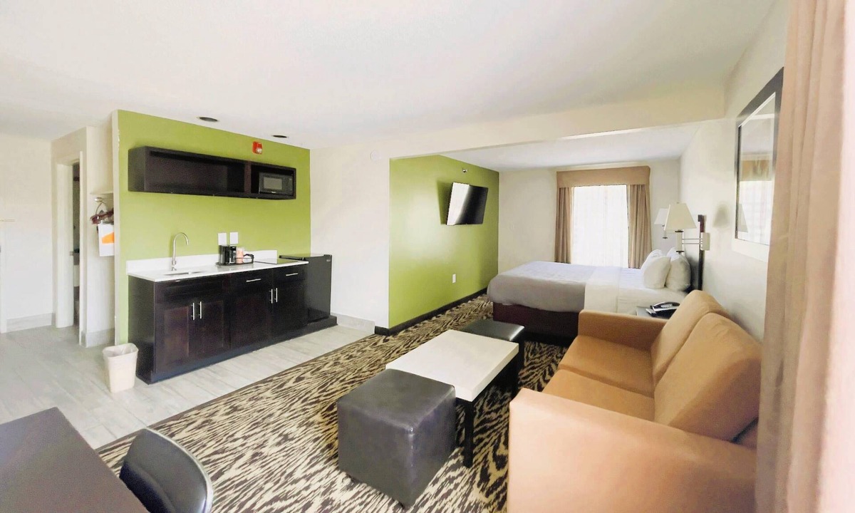 Clemmons Hotel | Quality Inn & Suites Clemmons I-40
