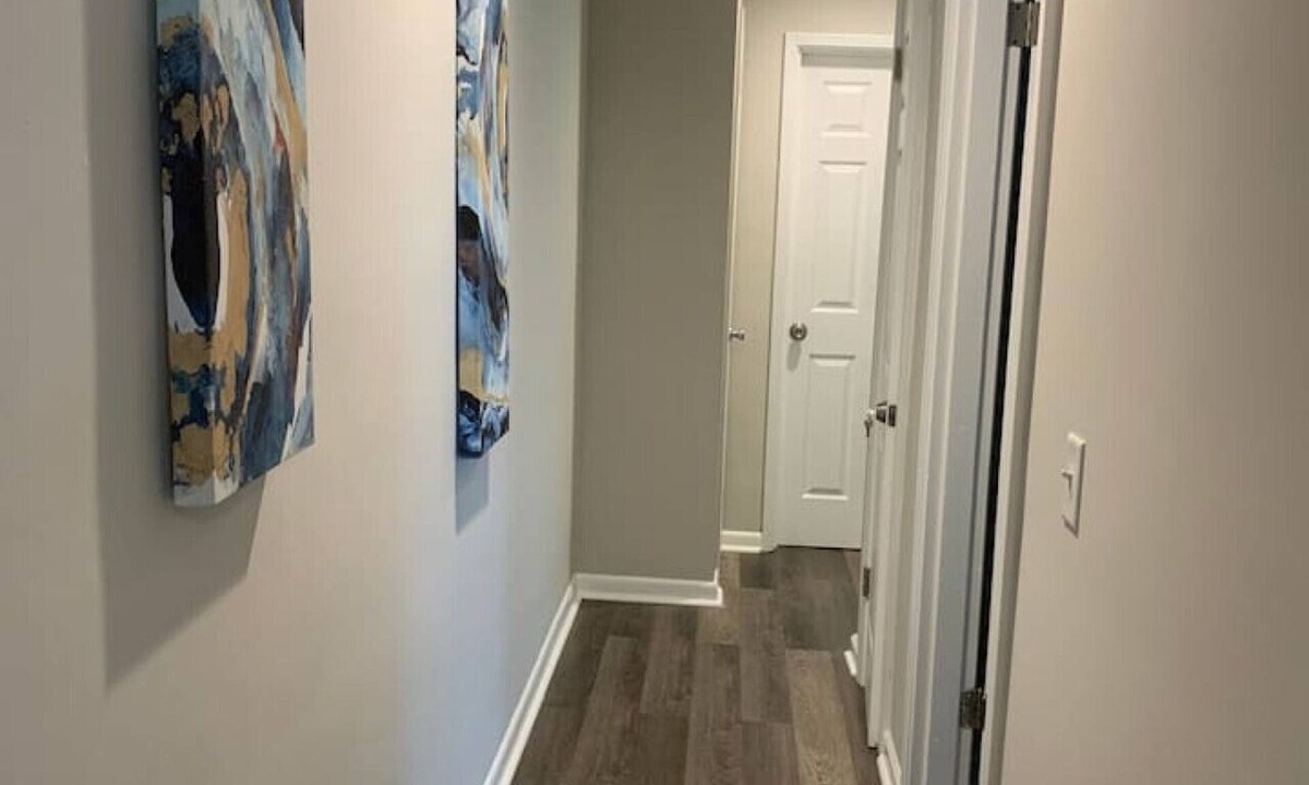Reading Apartment | Quiet 2BR Near Cincinnati Hospitals | Perfect for Traveling Nurses