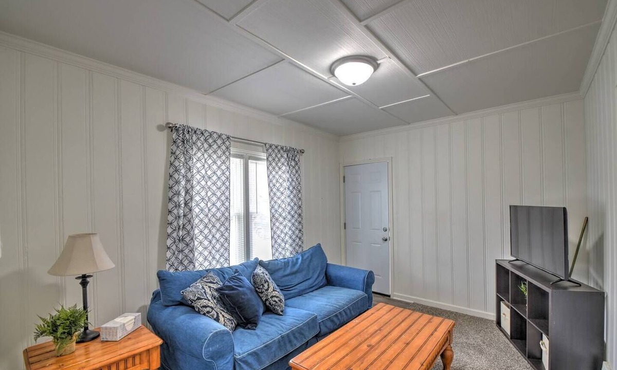 Highland House | Quiet & Comfortable 2 Bed Corporate Near 80/94 A Richard St Main Floor