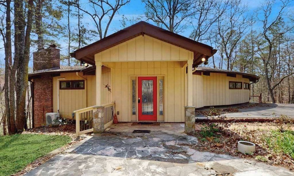 Franklin House | Red Fox Lair