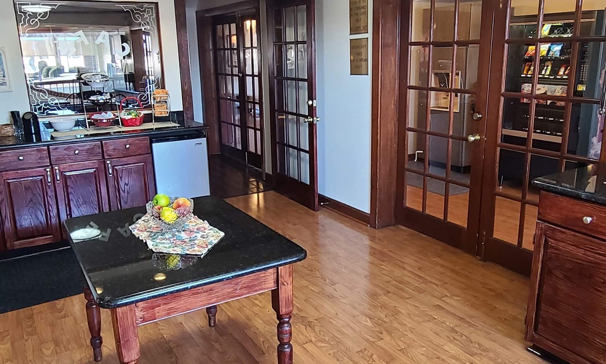 Cornelius Hotel | Red Roof Inn & Suites Cornelius – Lake Norman