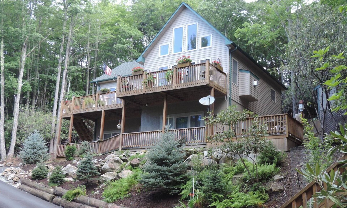 Beech Mountain Cabin | Reduced 50%on30+daysBchMTN/2BR/2BthNew/Clean/Comfort/sleeps4/Wifi/Cable/2mi2rsrt
