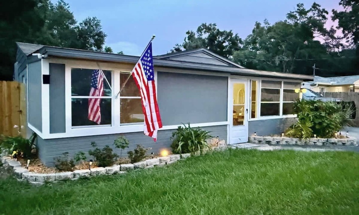 Crystal River Cottage | Relax, Explore, Boat Parking & Fenced yard