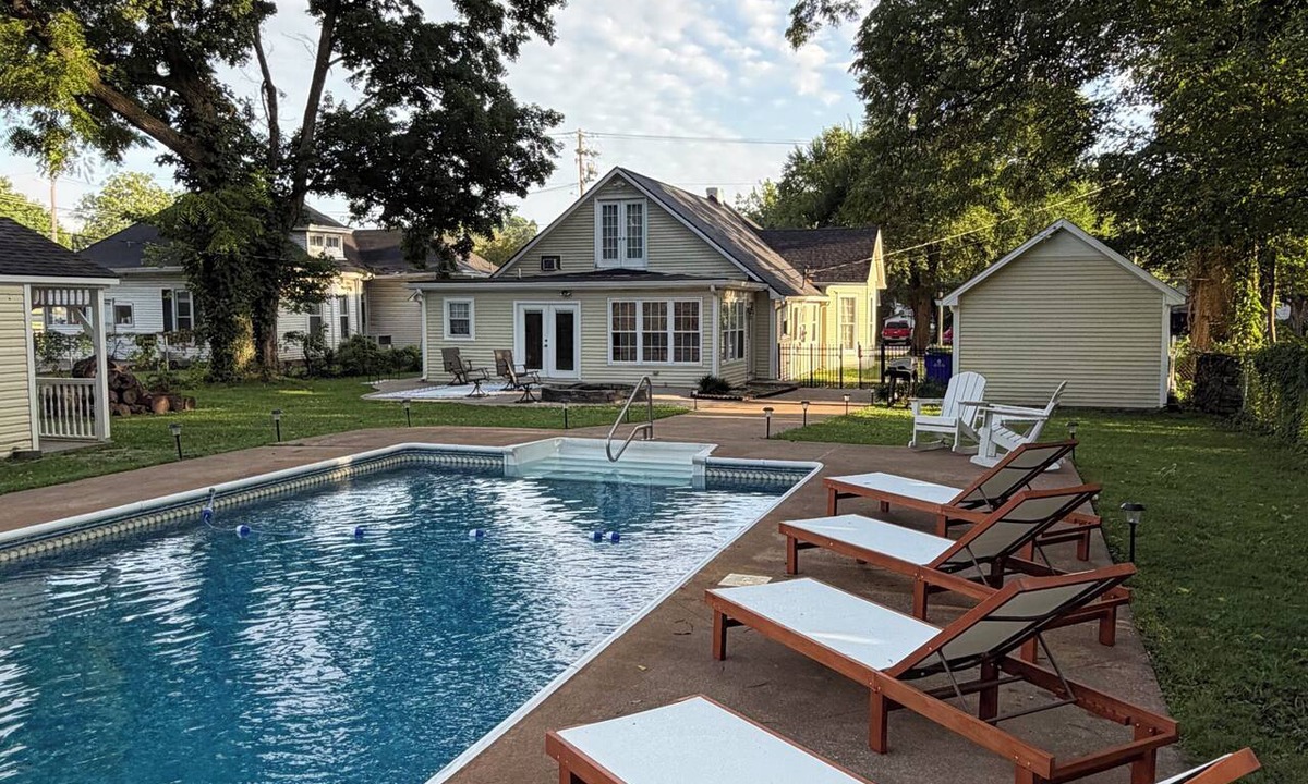Russellville House | Relaxing 4-bedroom home with in ground pool in Russellville